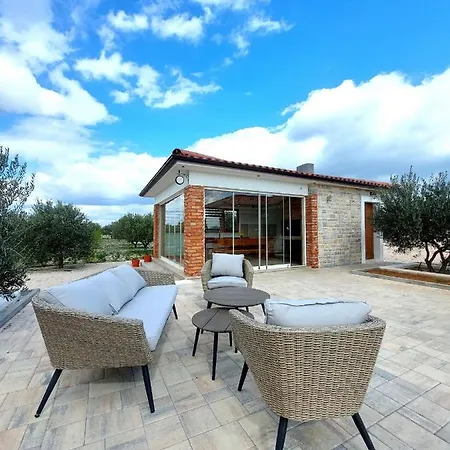 Lunnis - Total Peace And Serenity * Velika Cista (Sibenik-Knin)