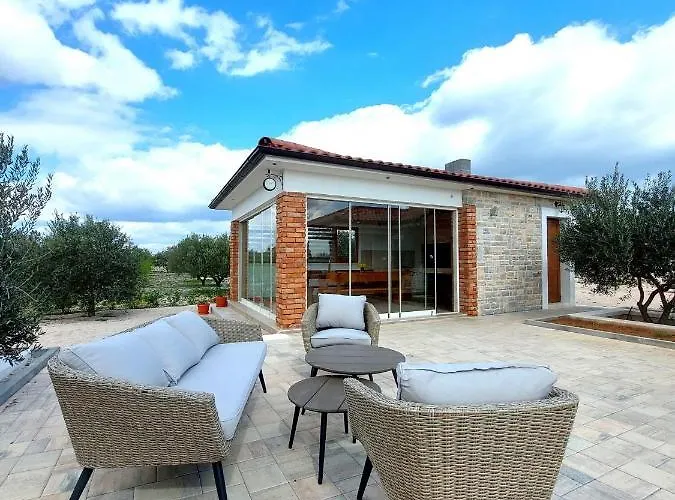 Lunnis - Total Peace And Serenity * Velika Cista (Sibenik-Knin)