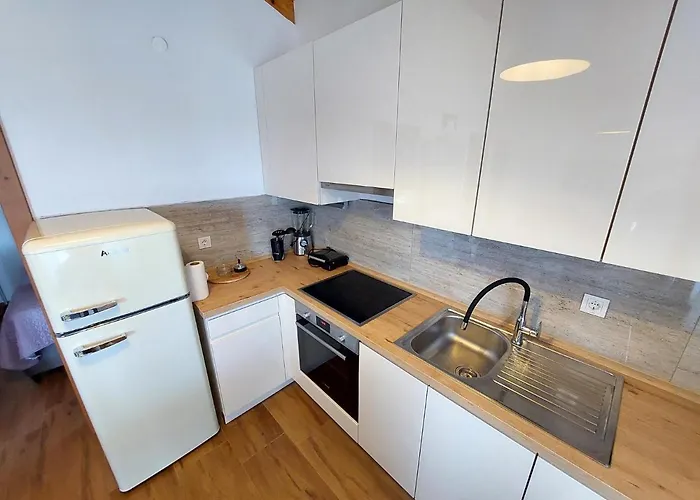 Lunnis - Total Peace And Serenity * Velika Cista (Sibenik-Knin)