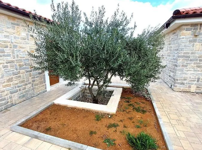 Lunnis - Total Peace And Serenity * Velika Cista (Sibenik-Knin)