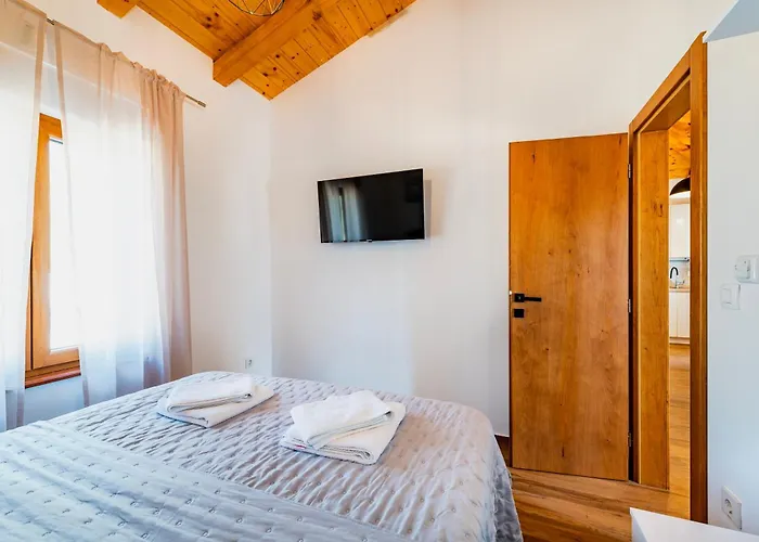 Lunnis - Total Peace And Serenity * Velika Cista (Sibenik-Knin)